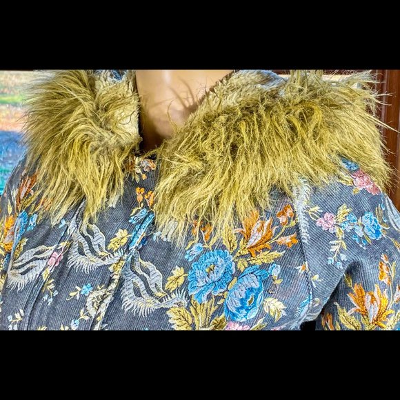 ⭐️HP⭐️FORNARINA▪️Sherpa Lined Faux Fur Hooded Floral Embroidered Jacket Coat - Picture 3 of 10